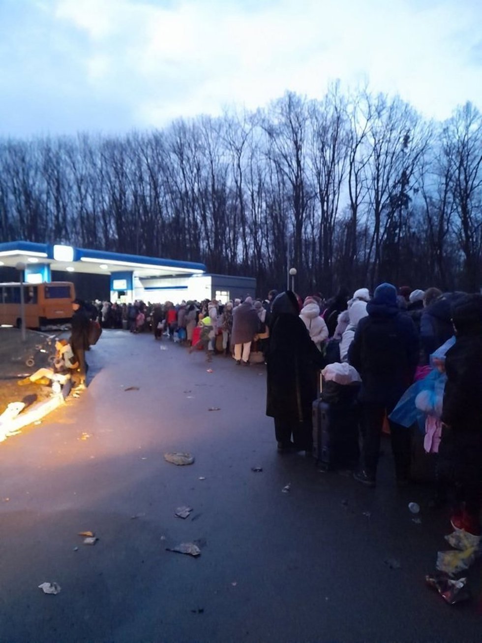 Desplazados ucranianos en la frontera con Polonia