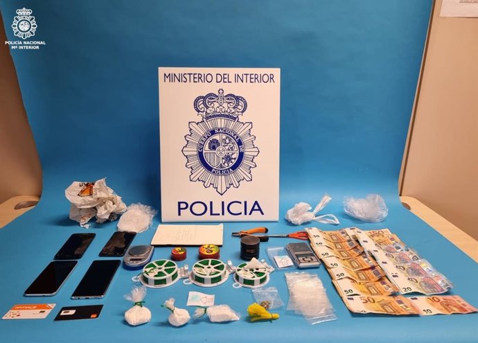 Material incautado en la 'Operación Cruce'.