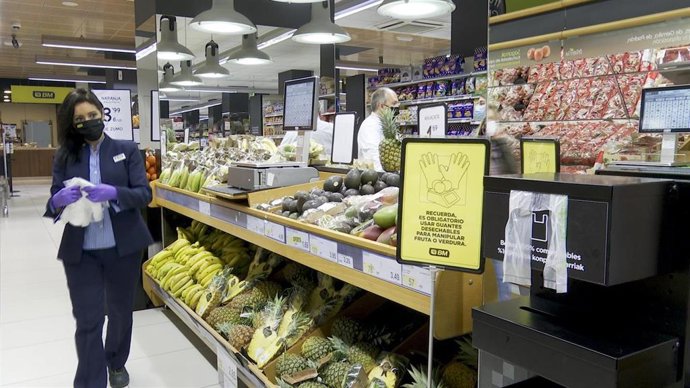 Archivo - Supermercado en una imagen de archivo