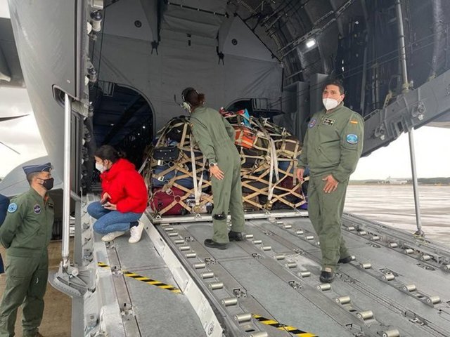 Llegada a Madrid del vuelo con 25 niños ucranianos enfermos de cáncer