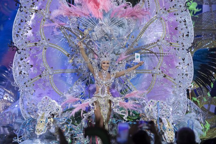 Daniela Medina, Reina del Carnaval de La Tierra de Las Palmas de Gran Canaria 2022 con la fantasía 'Abrazando un sueño'