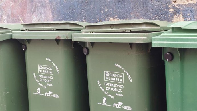 Contenedores de basura.