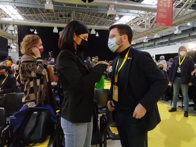 La secretria general adjunta i portaveu d'ERC, Marta Vilalta, i el president de la Generalitat, Pere Aragons, en la Conferncia Nacional d'ERC.