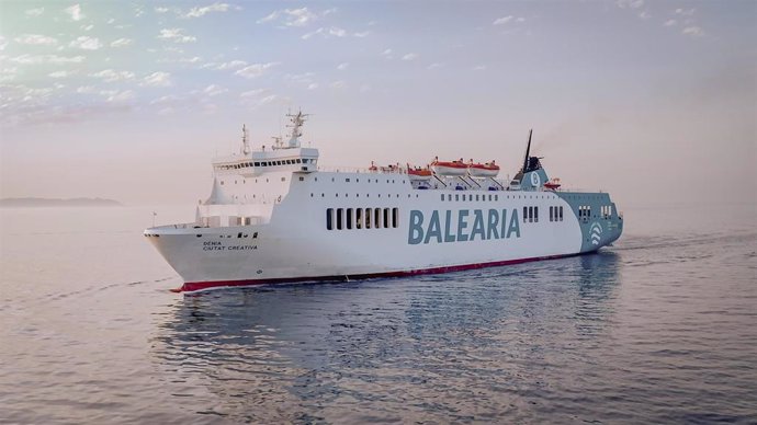 Archivo - Barco de la compañía Balearia (archivo)