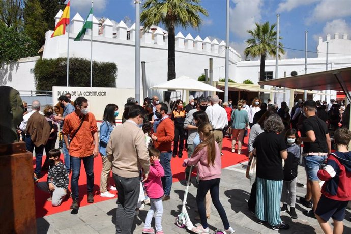 Imagen de archivo de la Feria del Libro de Tomares celebrada en 2021.