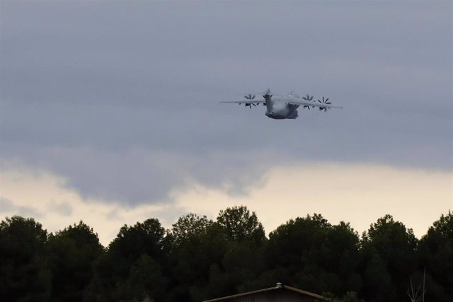 Uno de los aviones del ejército del Aire a su salida de la base aérea de Los Llanos para recoger el cargamento de armas que enviarán a Ucrania.
