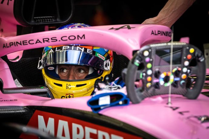 ALONSO Fernando (spa), Alpine F1 Team A522, portrait during the Formula 1 Aramco pre-season testing prior the 2022 FIA Formula One World Championship, on the Bahrain International Circuit, from March 10 to 12, 2022 in Sakhir, Bahrain - Photo Diederik Va