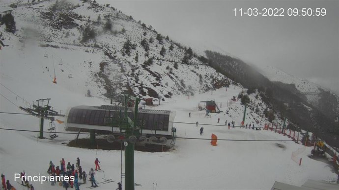 Pista de principiantes de Valdezcaray, en una imagen captada esta mañana por la web cam de la estación