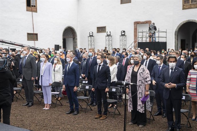 El presidente de la Comunidad, Fernando López Miras, asiste al acto de homenaje a la ejemplaridad del pueblo de La Palma presidido por SS.MM. Los Reyes de España