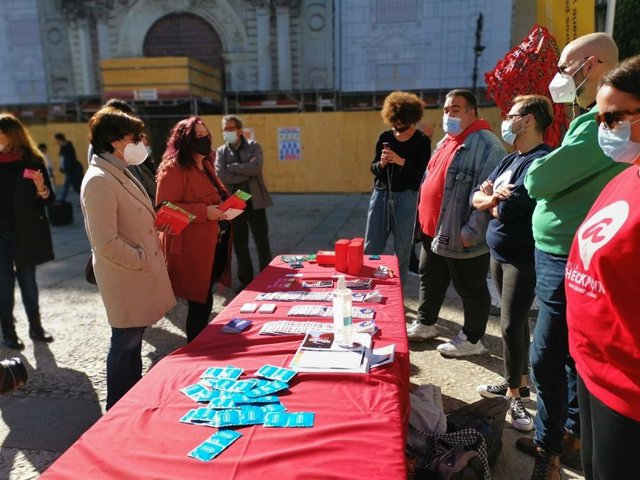 La delegada de Salud y Bienestar Animal, Encarnación Aguilar, en un acto informativo sobre el VIH.