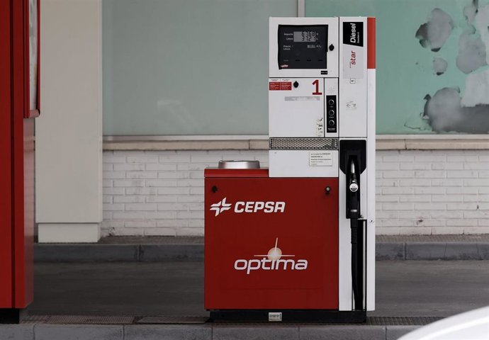 Los transportistas advierten de "desabastecimiento" si el Gobierno no actúa sobre los precios de la gasolina