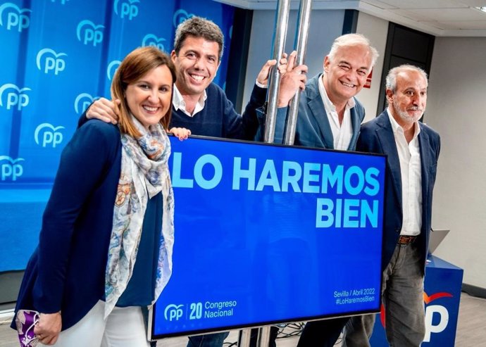 El presidente del comité organizador del XX Congreso Nacional del PP y eurodiputado 'popular', Esteban González Pons, presenta el logo y el lema del XX Congreso Nacional del PP.