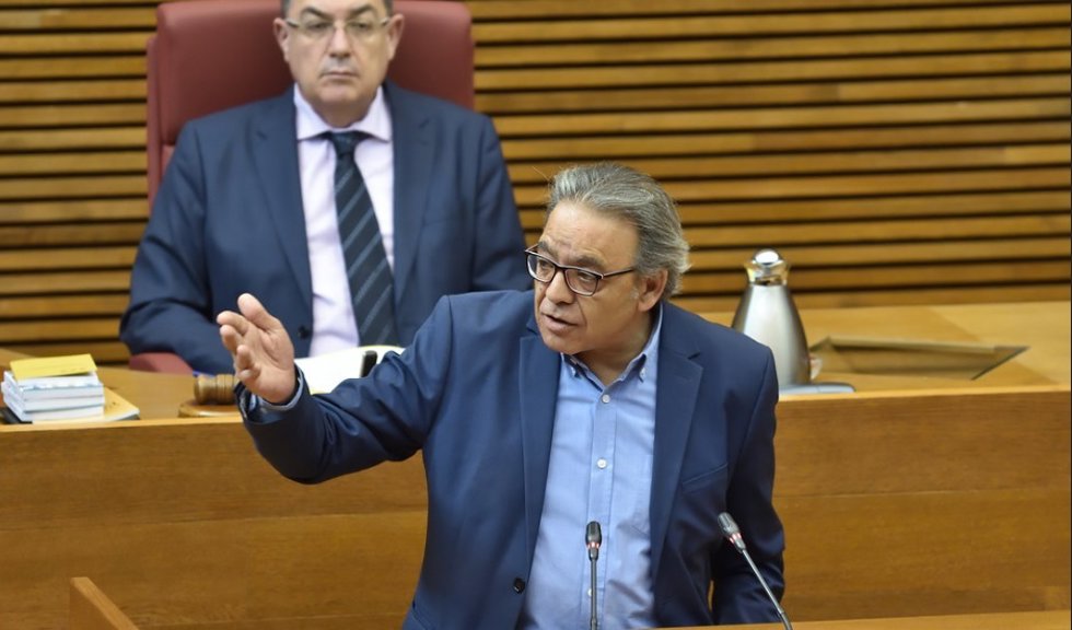 Archivo - El vicesecretario general del PSPV-PSOE y portavoz socialista en Les Corts, Manolo Mata, en una imagen de archivo. 