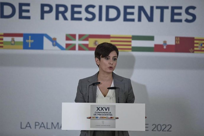 La ministra de Política Territorial y portavoz del Gobierno, Isabel Rodríguez, comparece en la conferencia de Presidentes en el Museo Arqueológico Benahoarita, a 13 de marzo de 2022, en Los Llanos de Aridane, La Palma, Canarias (España). La reunión entr