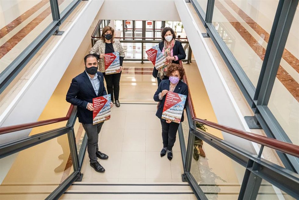 Presentación de los Diálogos Universitarios sobre la Agenda 2030 en la UR