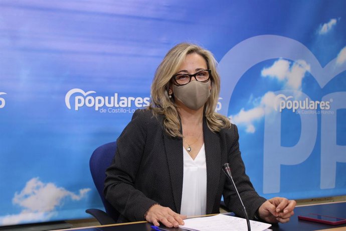 La portavoz del Grupo Popular, Lola Merino.