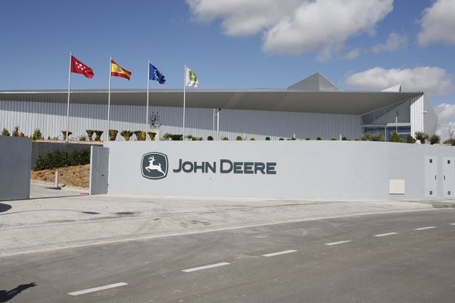 Archivo - Sede en España de John Deere