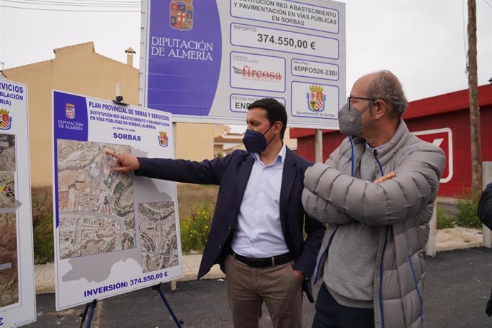 El presidente de la Diputación de Almería y el alcalde de Sorbas visitan obras.