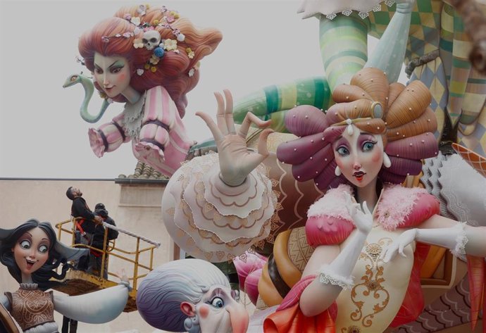 Falla en Valncia a un día de la 'plant'