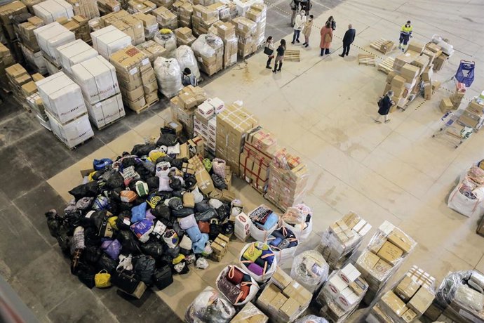 Vista general de las instalaciones de la Ciudad de la Luz donde almacenan y envían ayuda humanitaria para las personas afectadas por la invasión de Rusia a Ucrania, en Alicante, Comunidad Valenciana (España)