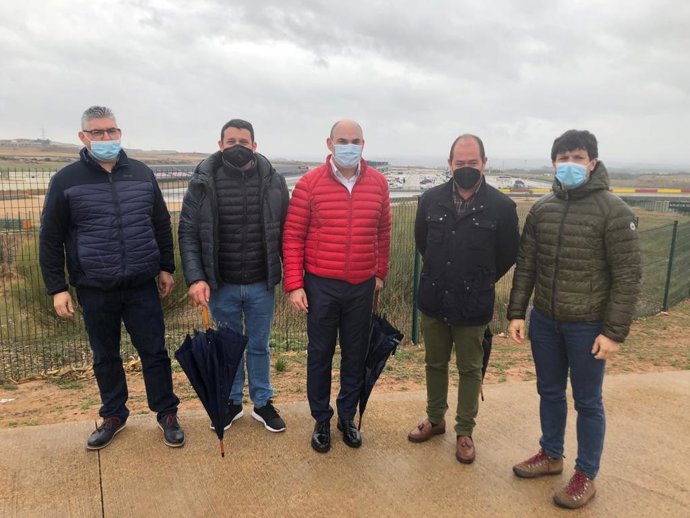 El diputado portavoz de Industria del Grupo Popular en las Cortes de Aragón, Juan Carlos Gracia Suso, en el circuito alcañizano de Motorland.