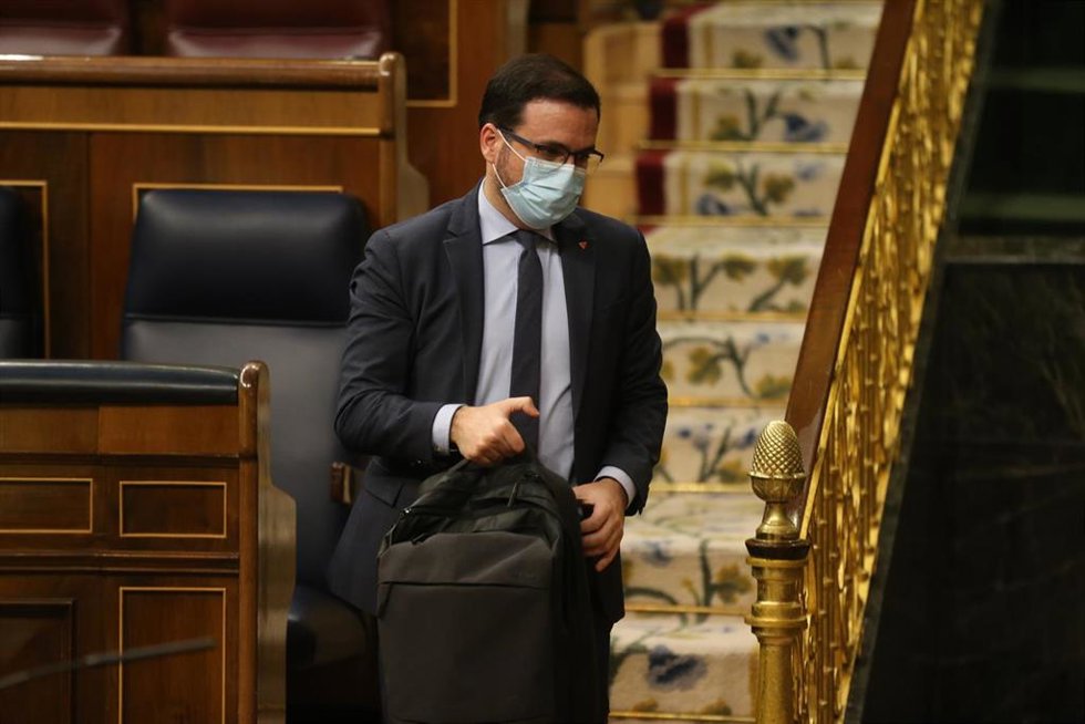 El ministro de Consumo, Alberto Garzón, en una sesión plenaria, en el Congreso