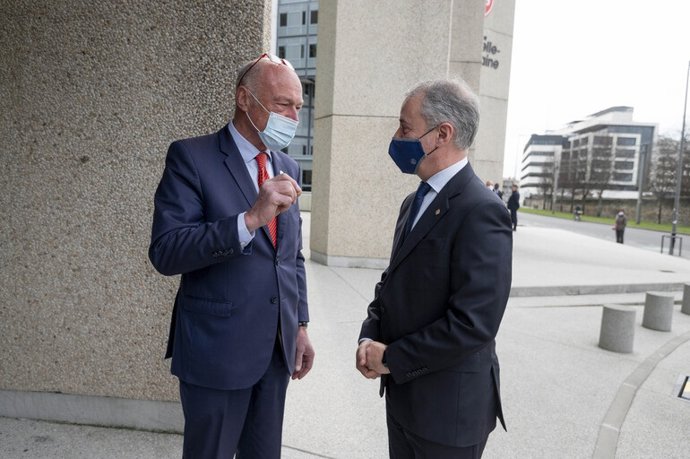 El presidente de  Nueva Aquitania, Alain Rousset, y el lehendakari, Iñigo Urkullu