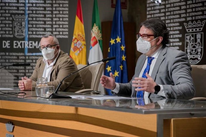 José Vicente Granado y José María Vergeles, en la rueda de prensa.