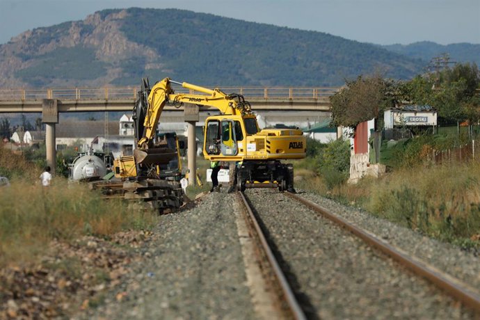 Archivo - Obras en línea ferroviaria
