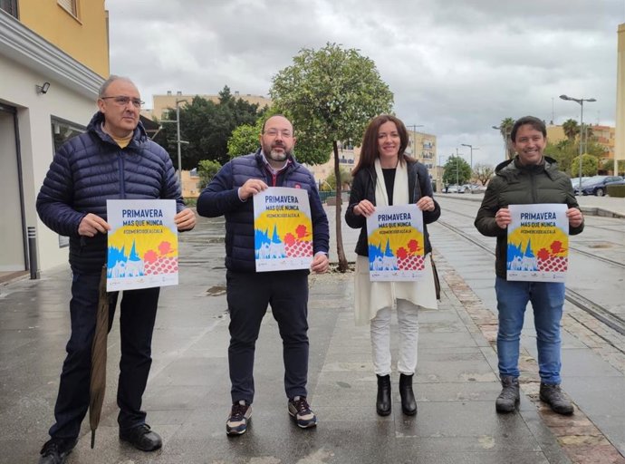 Ayuntamiento, asociaciones y federación de comerciantes de Alcalá de Guadaíra han presentado este lunes la campaña de apoyo al comercio local.