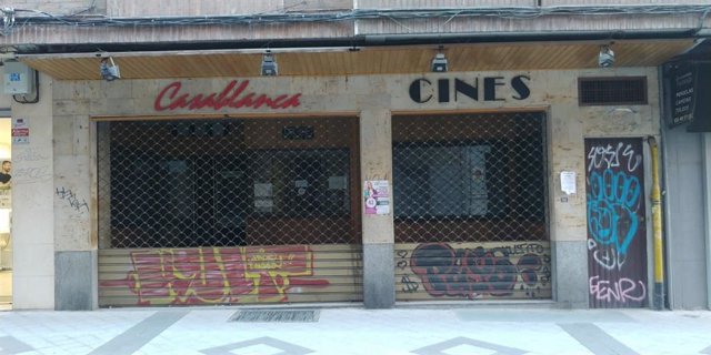 Fachada de los Cines Casablanca de Valladolid, que reabren este jueves tras dos años cerrados.