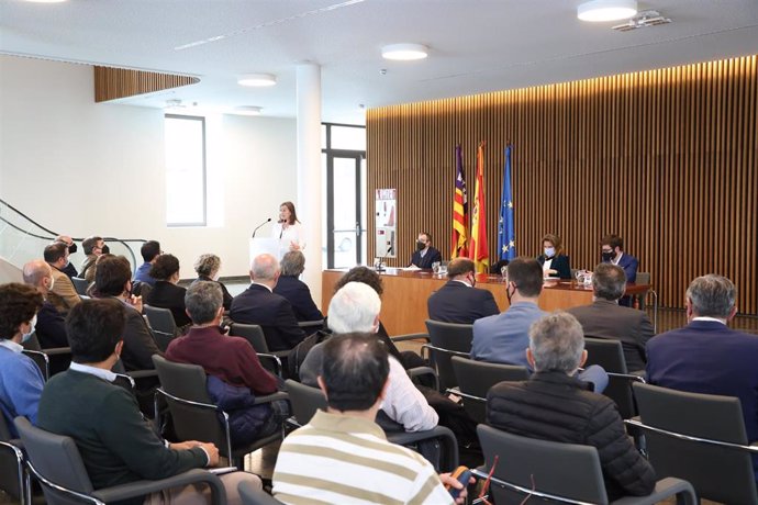 Presentan el plan específico para la transición energética en Baleares, dotado con más de 230 millones de euros.