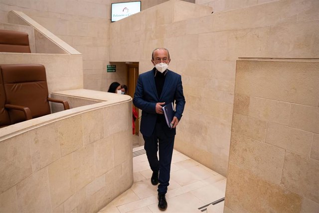 Archivo - El consejero de Industria, Turismo, Innovación, Transporte y Comercio, Javier López Marcano, en el Parlamento