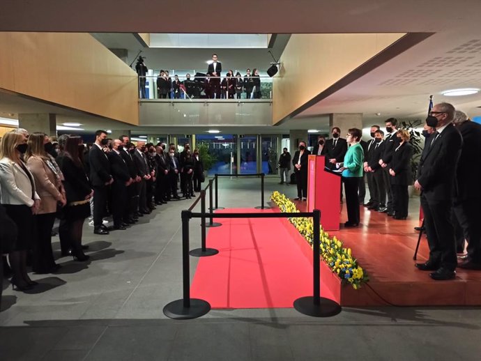 La síndica general andorrana, Roser Suñé, pronunciando su discurso en el vestíbulo del edificio del Consell General