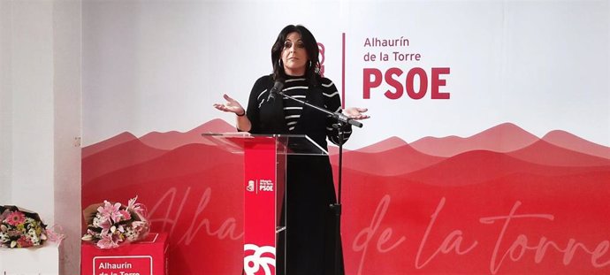 La portavoz del Grupo Socialista en el Parlamento andaluz, Ángeles Férriz.