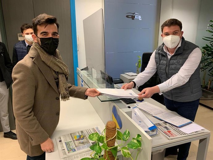 El candidato único a presidir las Nuevas Generaciones del PP de Mallorca, Miquel González, presenta 120 avales.