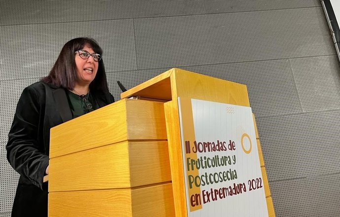 La consejera de Agricultura, Desarrollo Rural, Población y Territorio de la Junta, Begoña García, en la inauguración en Mérida de la II Jornadas de Fruticultura y Poscosecha