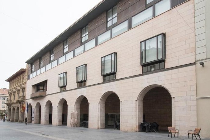 Fachada de la Diputación Provincial de Huesca