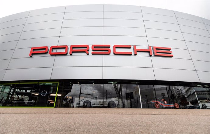 FILED - 22 February 2022, Baden-Wuerttemberg, Stuttgart: An exterior view of the headquarters of the German sports car manufacturer Porsche, in Stuttgart-Zuffenhausen. Photo: Christoph Schmidt/dpa