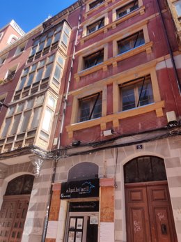 Archivo - Edificio de Calvo Sotelo, 3 que se vende completo por el Gobierno riojano