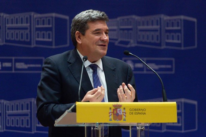 El ministro de Inclusión, Seguridad Social y Migraciones, José Luis Escrivá, comparece en el Auditorio Ministerio de Inclusión, Seguridad Social y Migraciones, a 10 de marzo de 2022, en Madrid (España). 