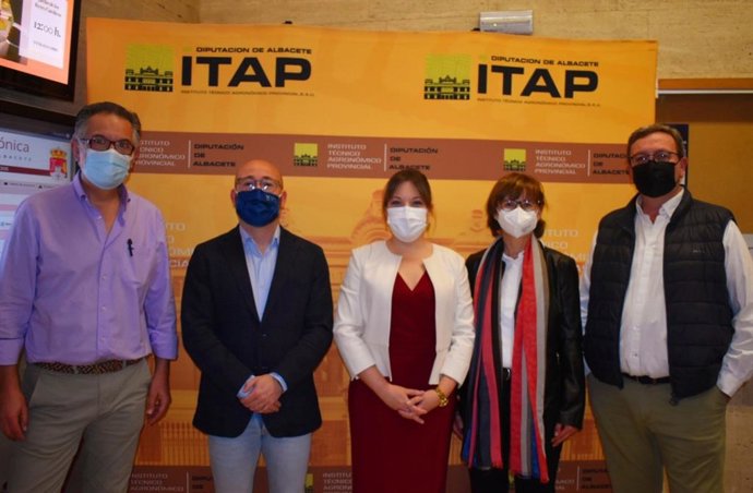 Presentación del curso 'La tendencia actual de la producción de azafrán en Castilla-La Mancha'.