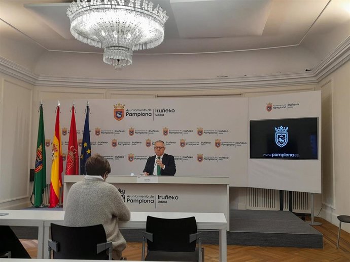 Enrique Maya, durante la rueda de prensa