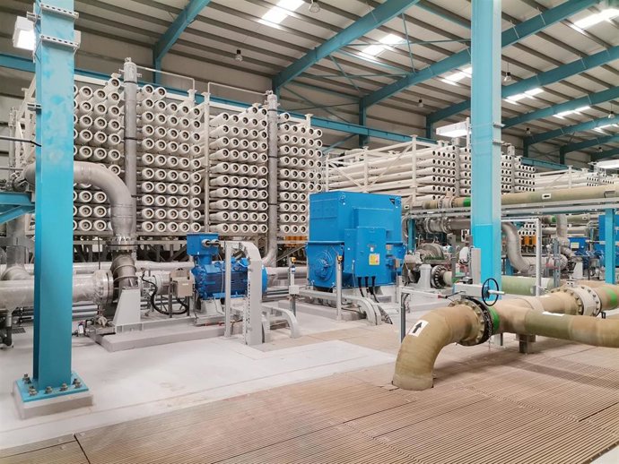 Detalle de planta desaladora construida por Abengoa.