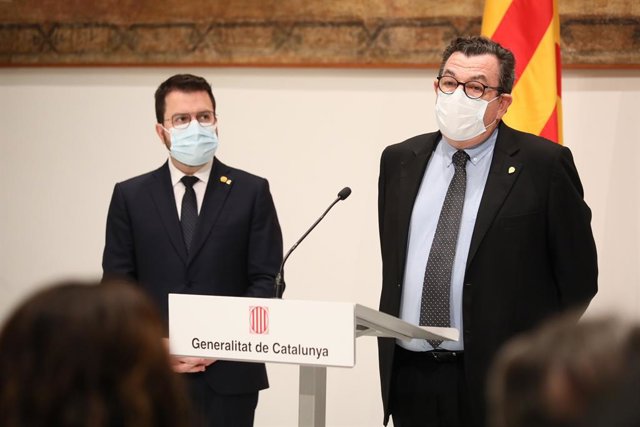 El Síndic Major de la Sindicatura de Comptes, Miquel Salazar, al costat del president de la Generalitat, Pere Aragonès