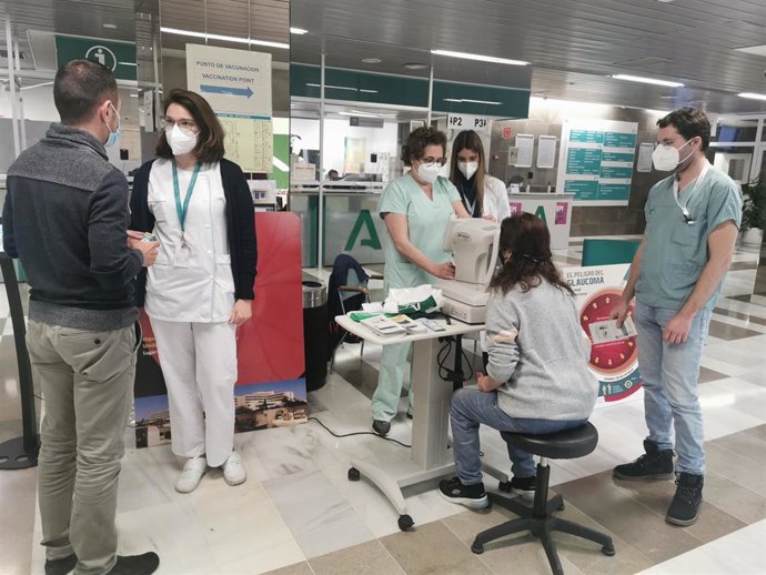 El Área de Oftalmología del Costa del Sol realiza una campaña para informar y concienciar de la importancia del glaucoma