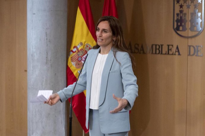 La portavoz de Más Madrid, Mónica García, comparece en la Asamblea de Madrid, a 10 de marzo de 2022, en Madrid (España). El pleno, marcado por presencia de la presidenta de la Comunidad que desde el pasado 17 de febrero no acudía, ha girado en torno al 