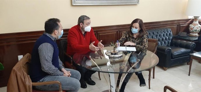 Reunión de Madueño con representantes de Jupol