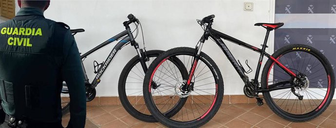 Imagen de las bicicletas recuperadas por la Guardia Civil de Campos.