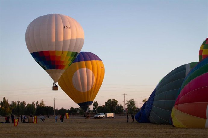 Archivo - Varios globos aerostáticos.